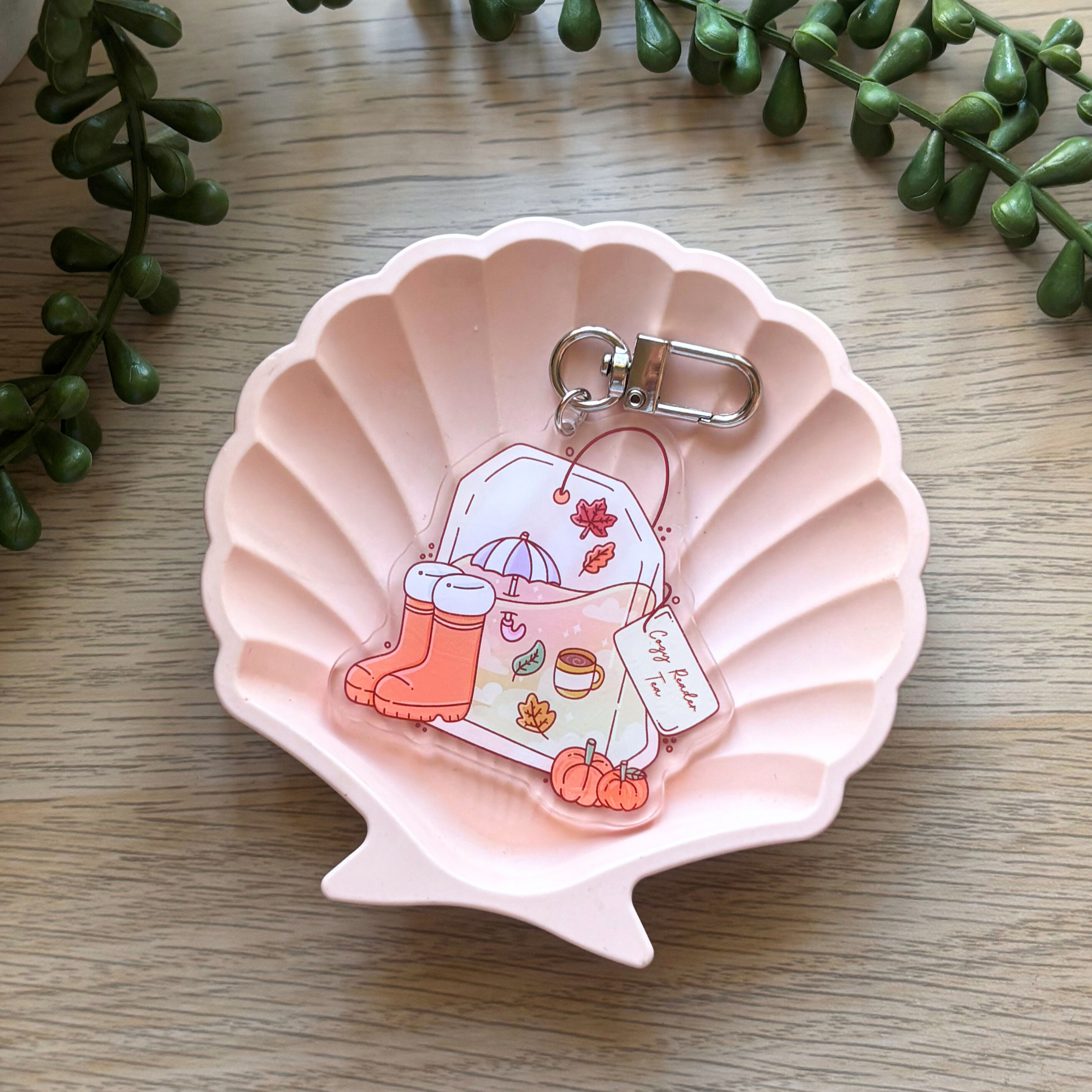 Cozy Reader Tea Keyring