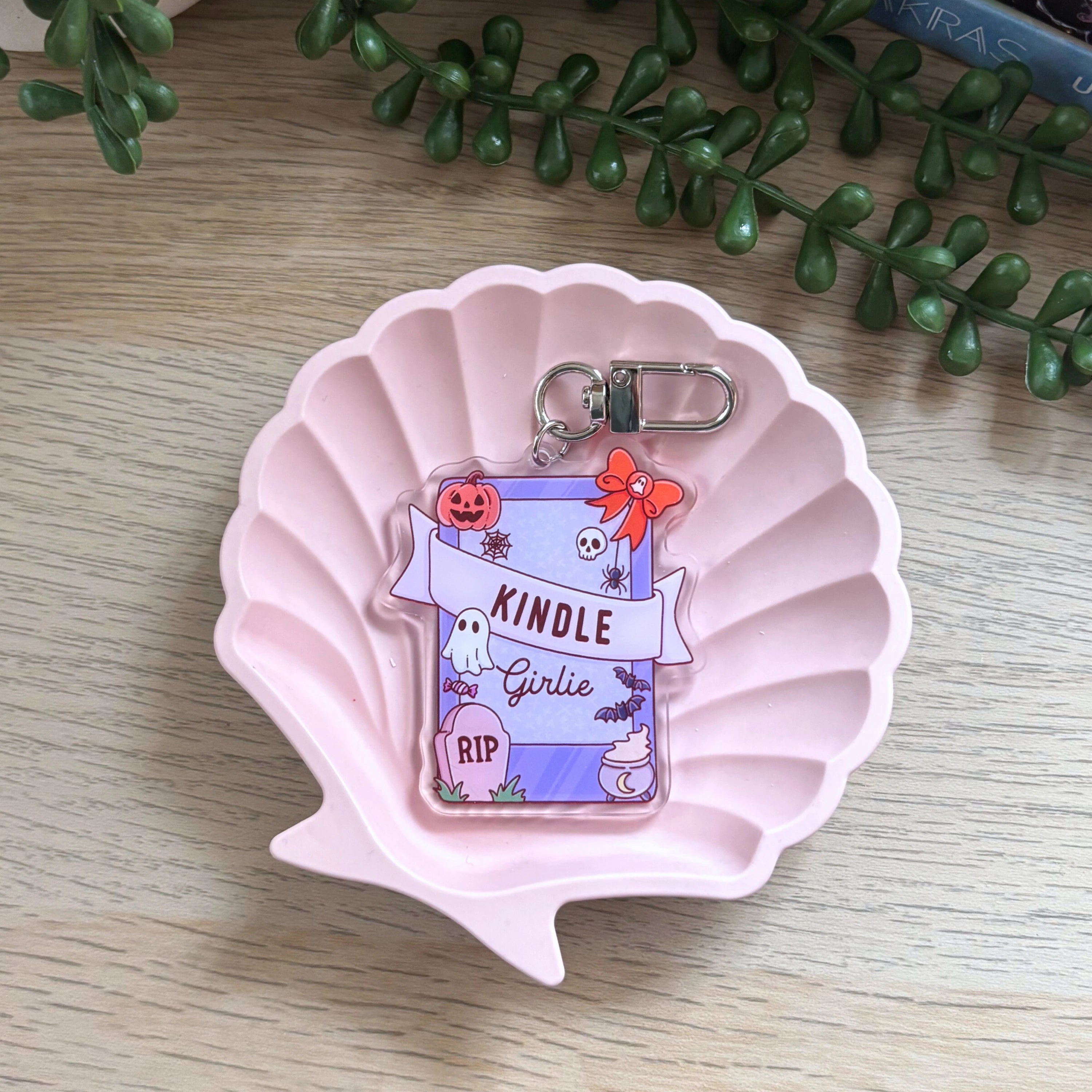 Kindle Girlie Halloween Keyring